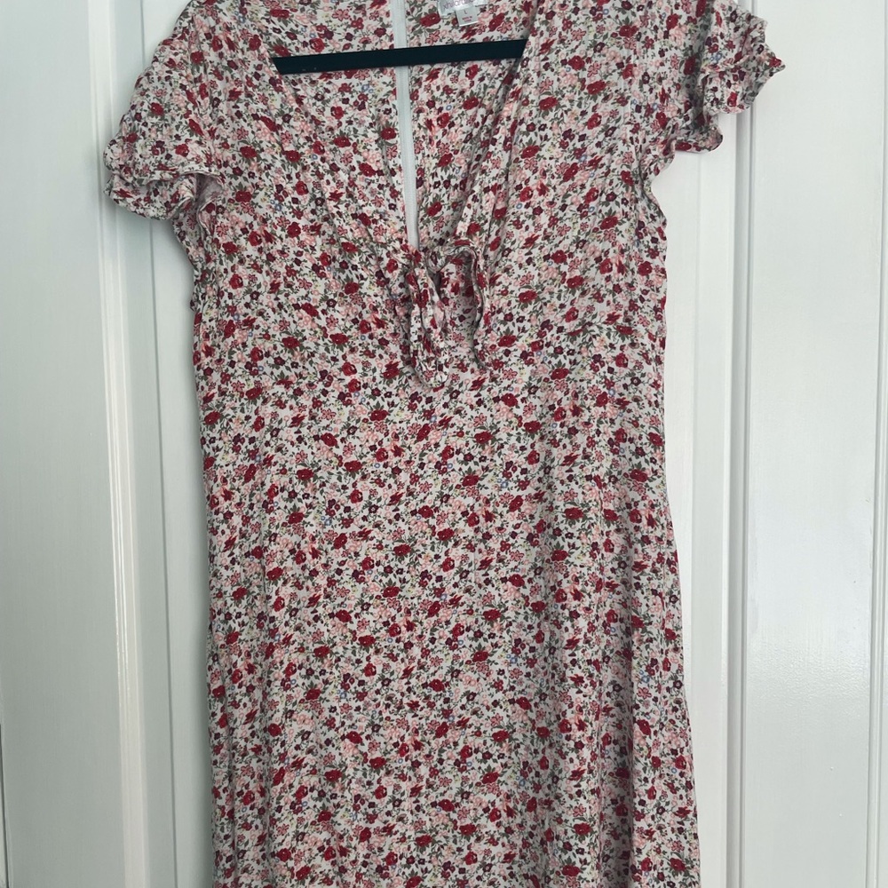 Floral dress with sleeves